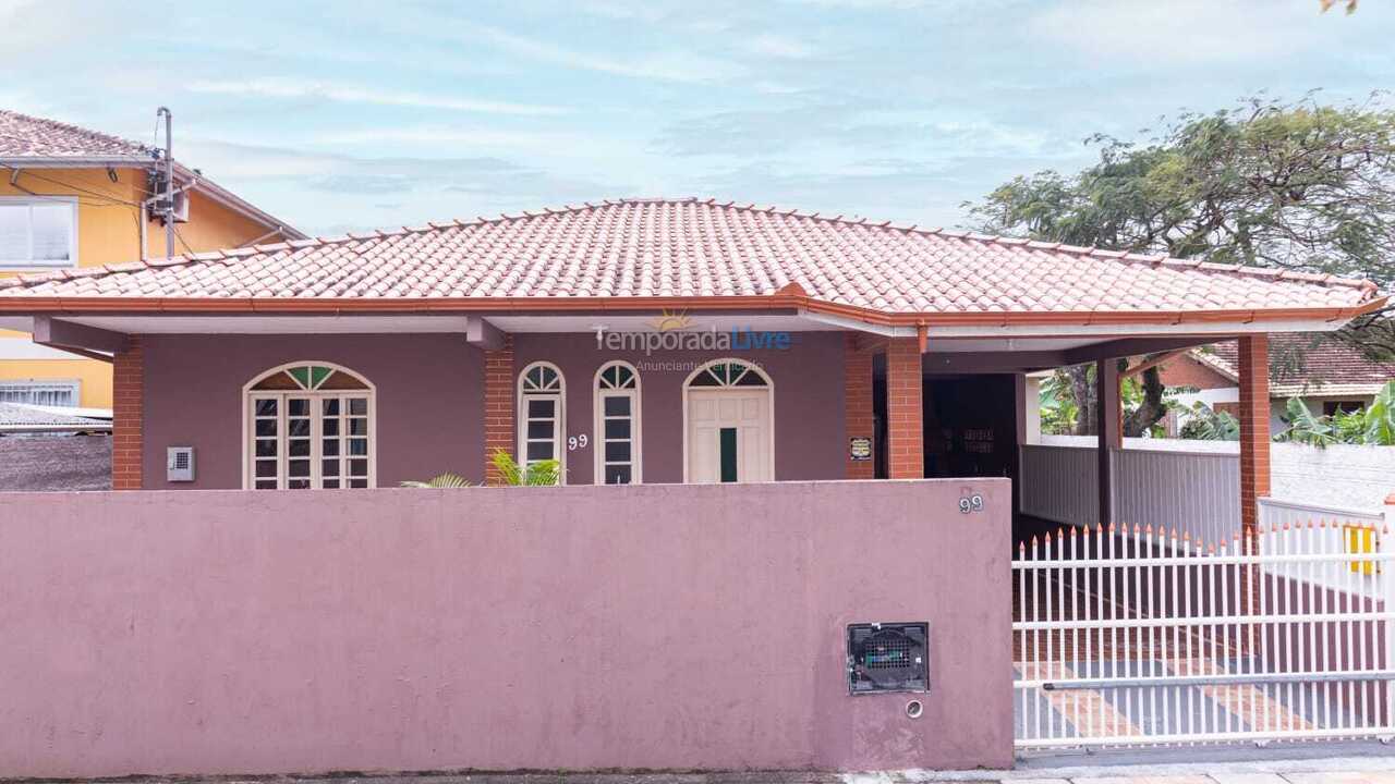 Casa para aluguel de temporada em Florianopolis (Canasvieiras)