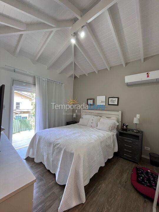 Casa para alquiler de vacaciones em São Sebastião (Praia da Baleia)