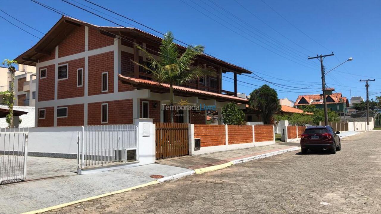 Casa para aluguel de temporada em Florianopolis (Praia dos Ingleses)