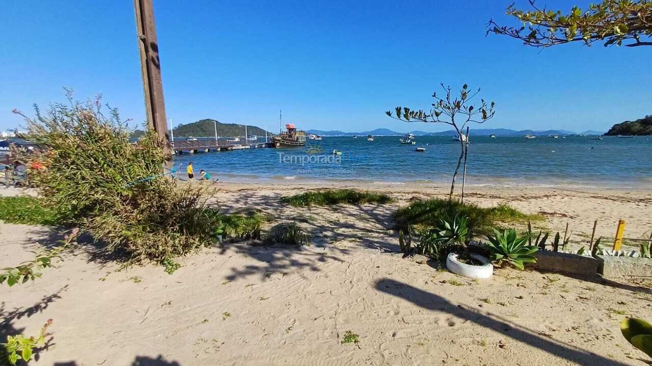 Casa para alquiler de vacaciones em Governador Celso Ramos (Praia de Palmas)
