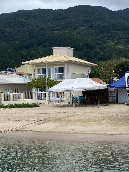 Casa para alquiler de vacaciones em Governador Celso Ramos (Praia de Palmas)