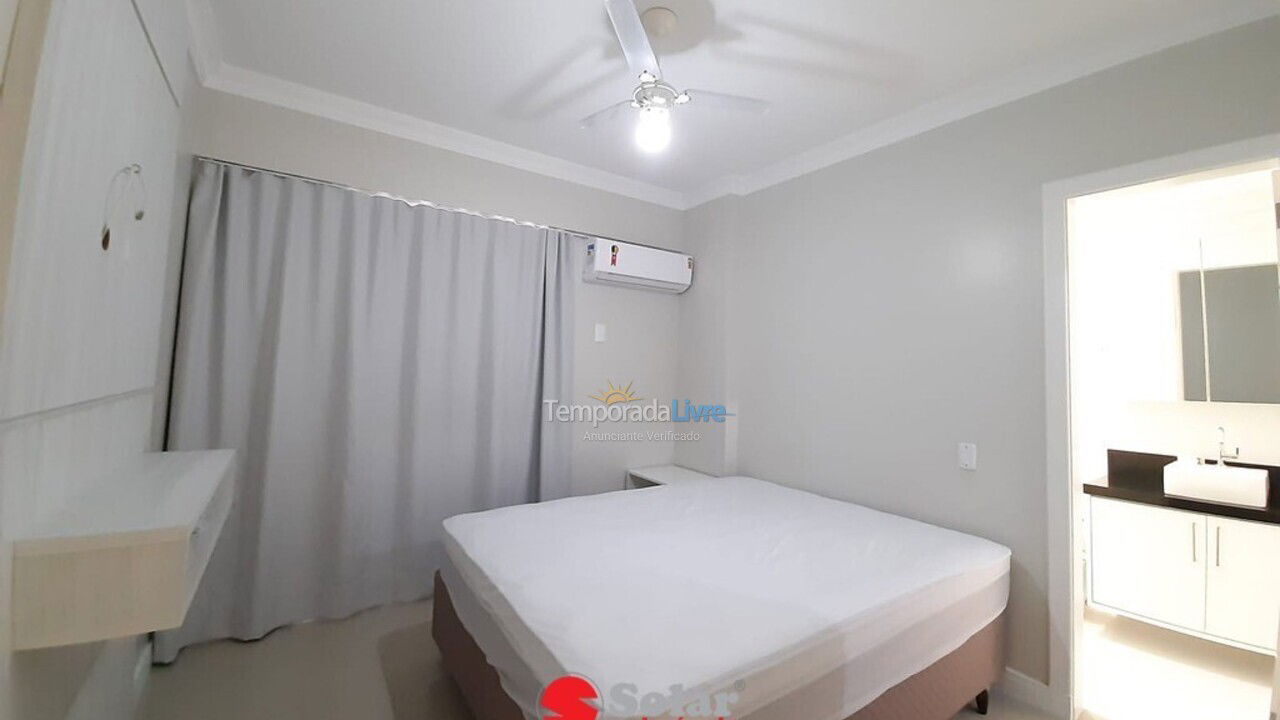 Apartamento para aluguel de temporada em Itapema (Meia Praia Frente Mar)