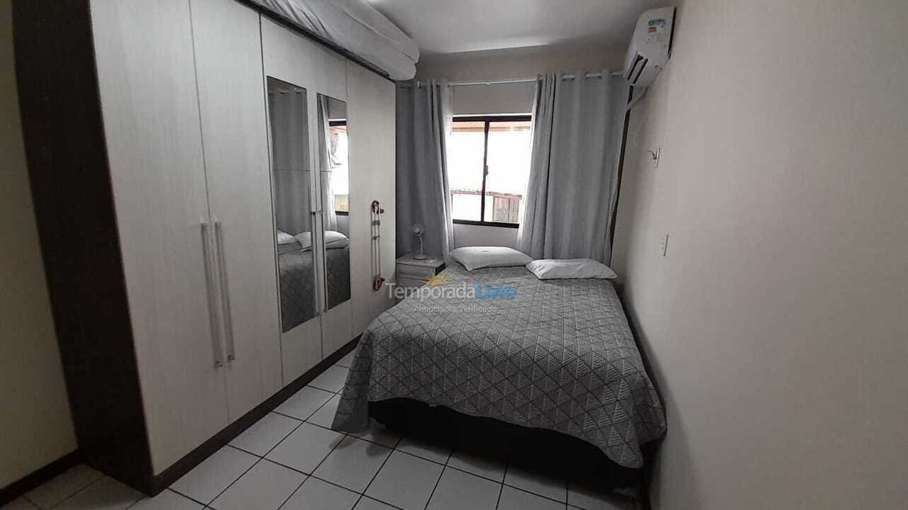 Apartamento para aluguel de temporada em Itapema (Meia Praia)