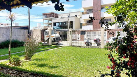 Linda casa para locação de temporada em Mariscal