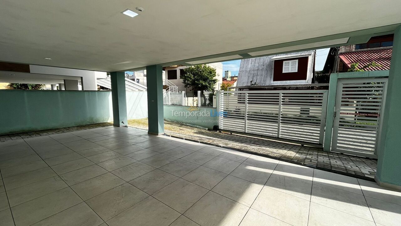 Apartamento para aluguel de temporada em Florianopolis (Praia dos Ingleses)