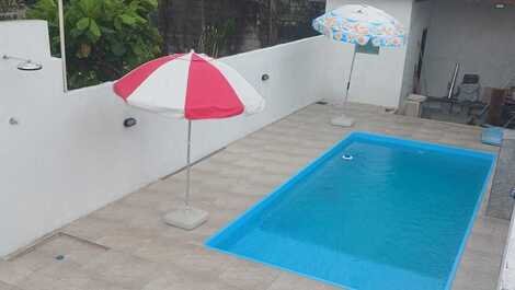Casa de praia c/ piscina em Boracéia Bertioga Sp até 12 pessoas