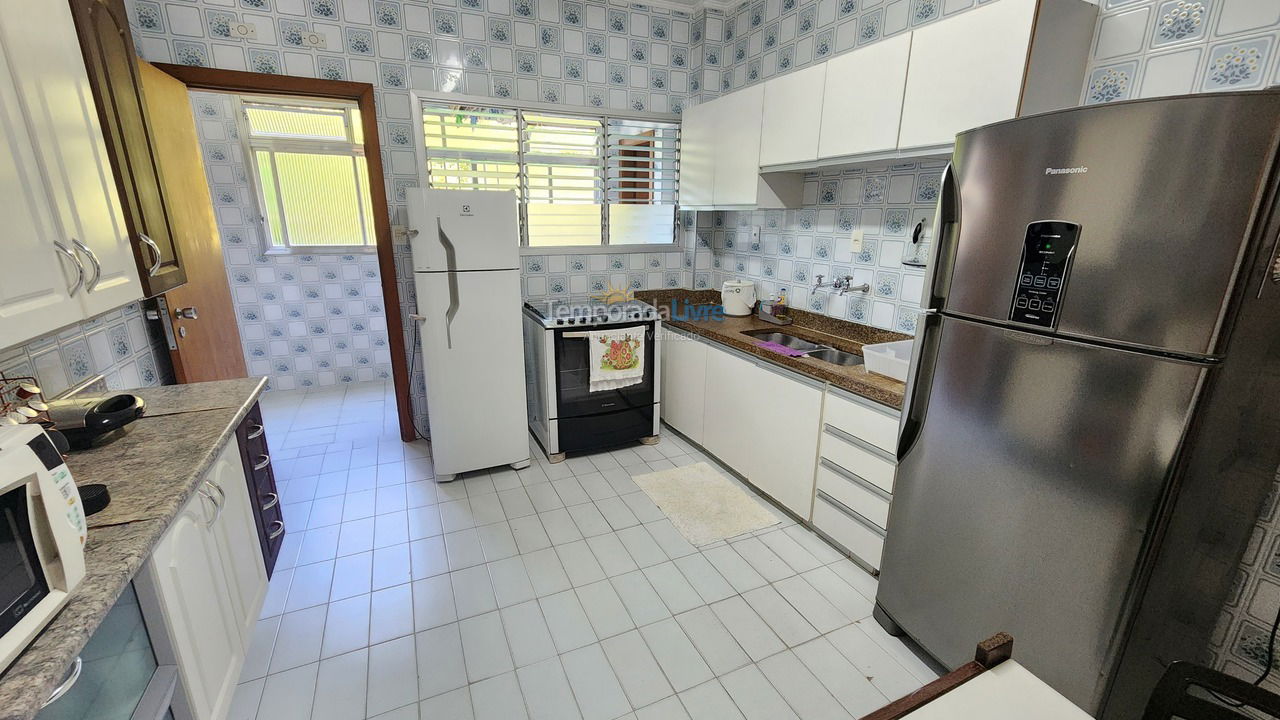 Apartamento para aluguel de temporada em Guarujá (Pitangueiras)