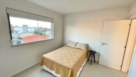 Apartamento Centrinho Ingleses 250metros praia