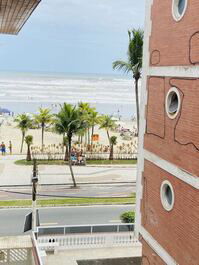 Apartment 2 Bedrooms Foot in the Sand, Facing the Sea