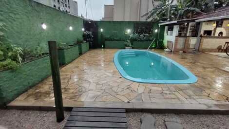 Casa con piscina en Porto Belo