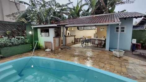 Casa com piscina em Porto Belo