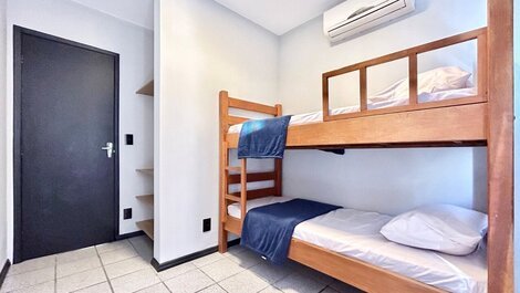 003- Apartamento com 2 dormitórios na praia de Bombas
