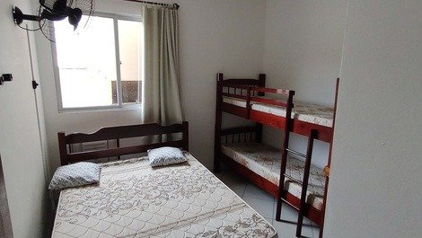 Excelente apartamento en Prainha a 150 m del mar, 2 habitaciones con aire acondicionado, WI-FI