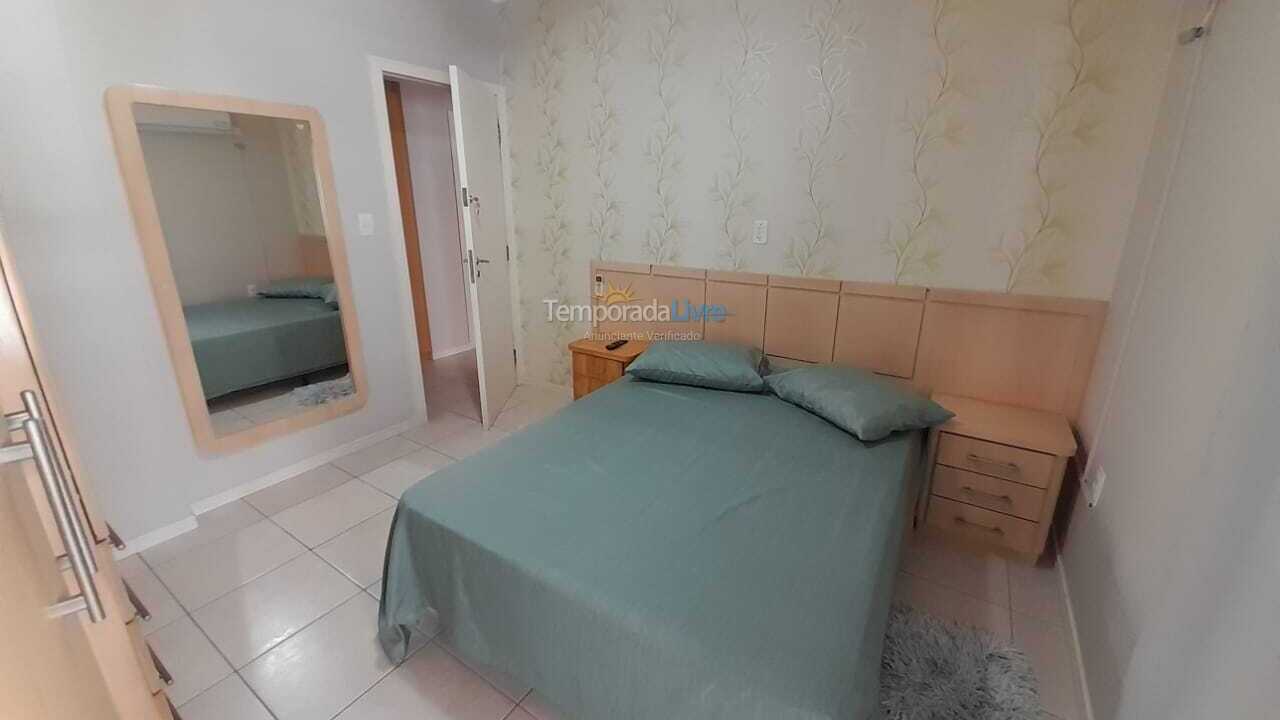 Apartamento para aluguel de temporada em Itapema (Meia Praia)