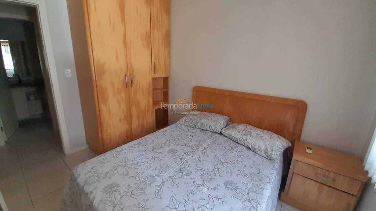 Apartamento para aluguel de temporada em Itapema (Meia Praia)