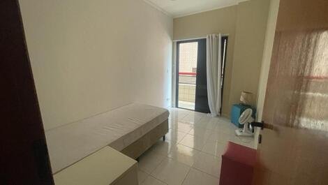 Apartamento con ubicación privilegiada en Vila Tupi - Comodidad y Conveniencia