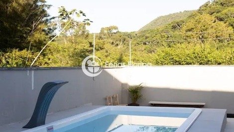 2 Bedroom House with Pool 1 km from the beach
