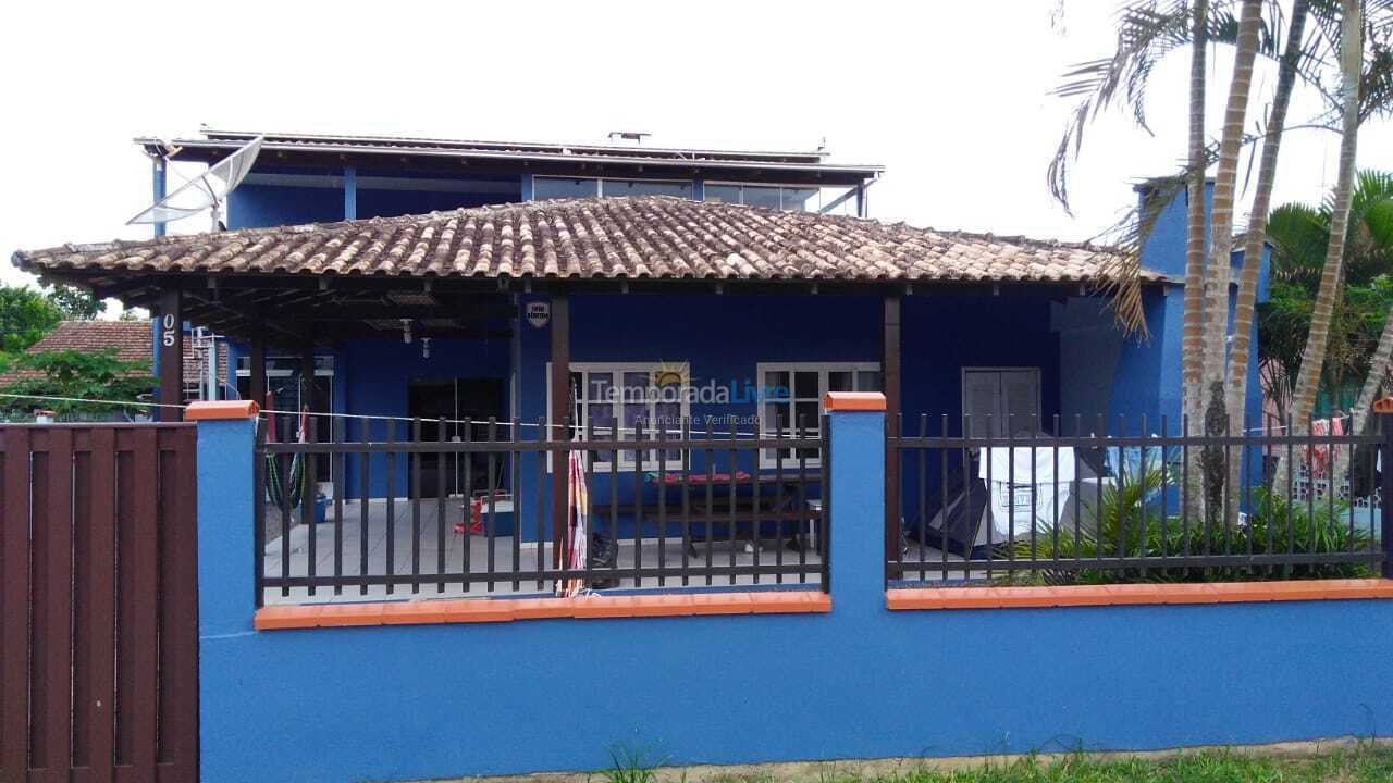 Casa para aluguel de temporada em São Francisco do Sul (Ubatuba)