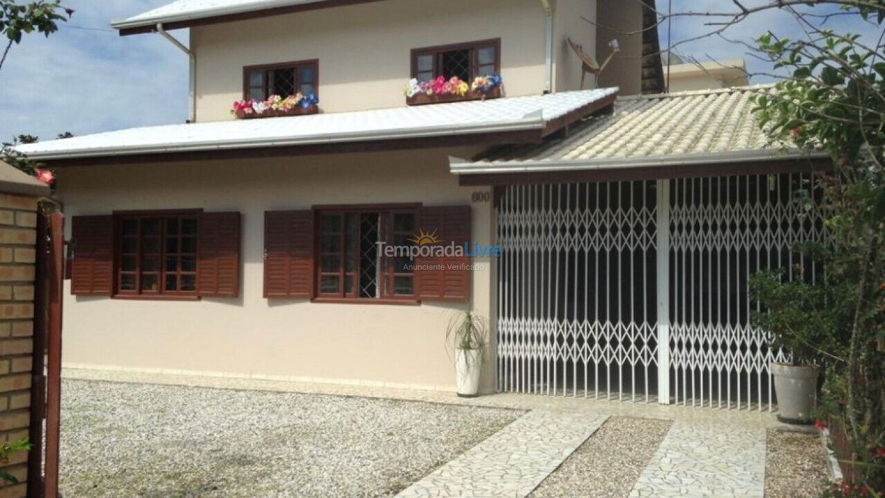 Casa para aluguel de temporada em Bombinhas (Canto Grande)