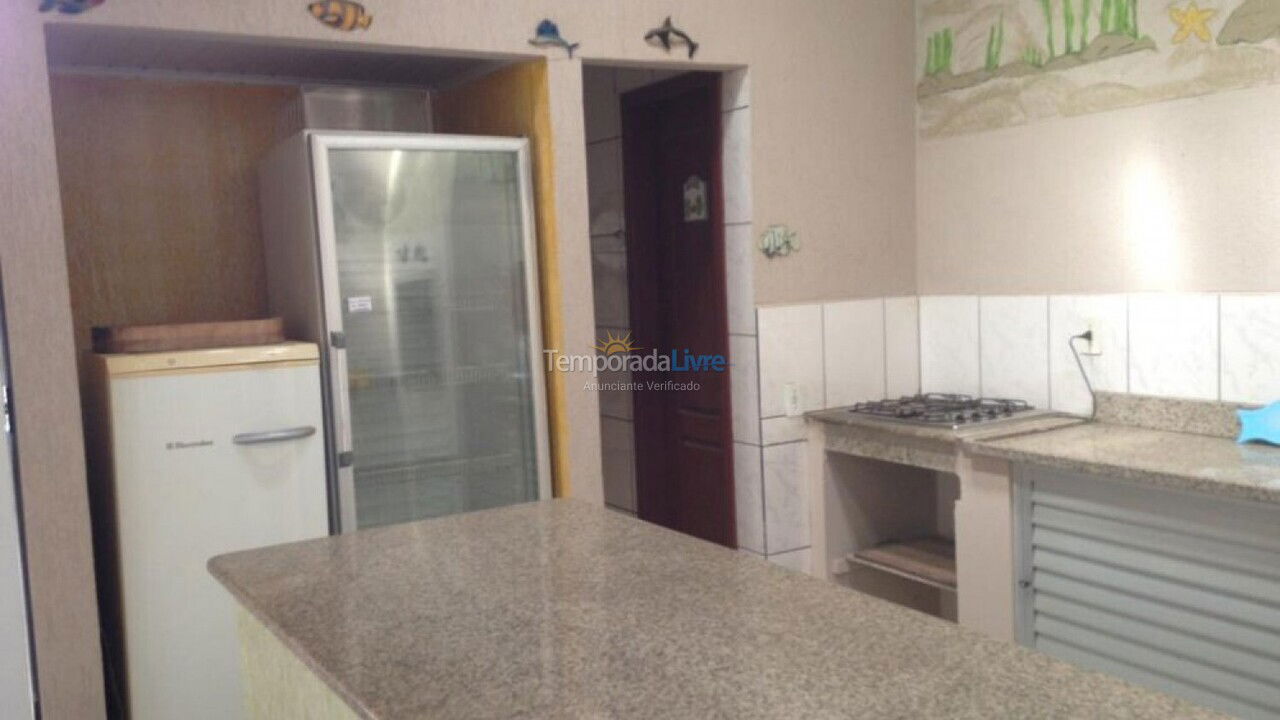 Casa para aluguel de temporada em Bombinhas (Canto Grande)