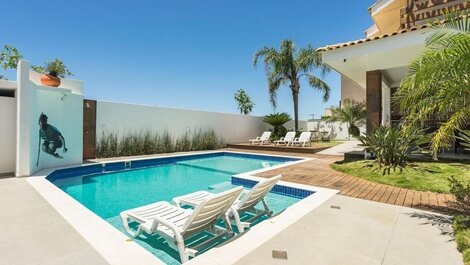 Charming House with Pool less than 60m from the Sea