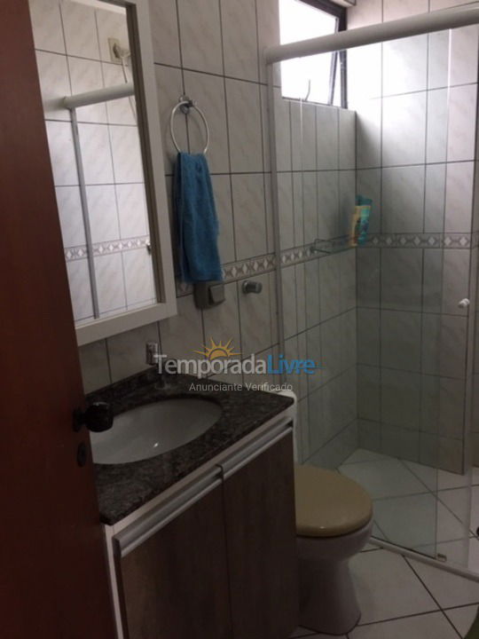 Apartamento para aluguel de temporada em Itapema (Meia Praia)