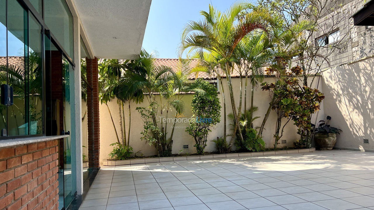 Casa para aluguel de temporada em Guarujá (Enseada)