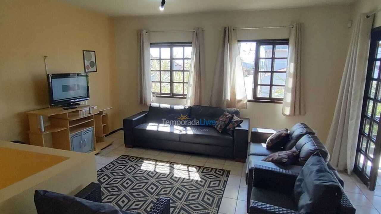 Casa para aluguel de temporada em São Francisco do Sul (Enseada)