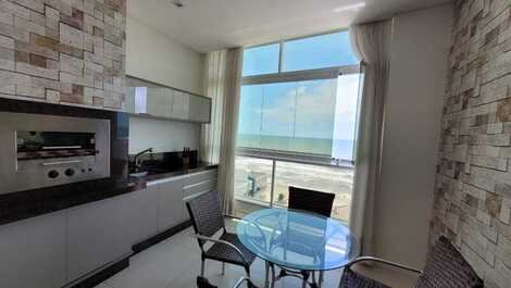 Apartment with 03 suites on the sea block and with sea views!