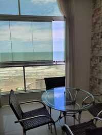 ¡Apartamento de 03 suites en bloque del mar y con vistas al mar!