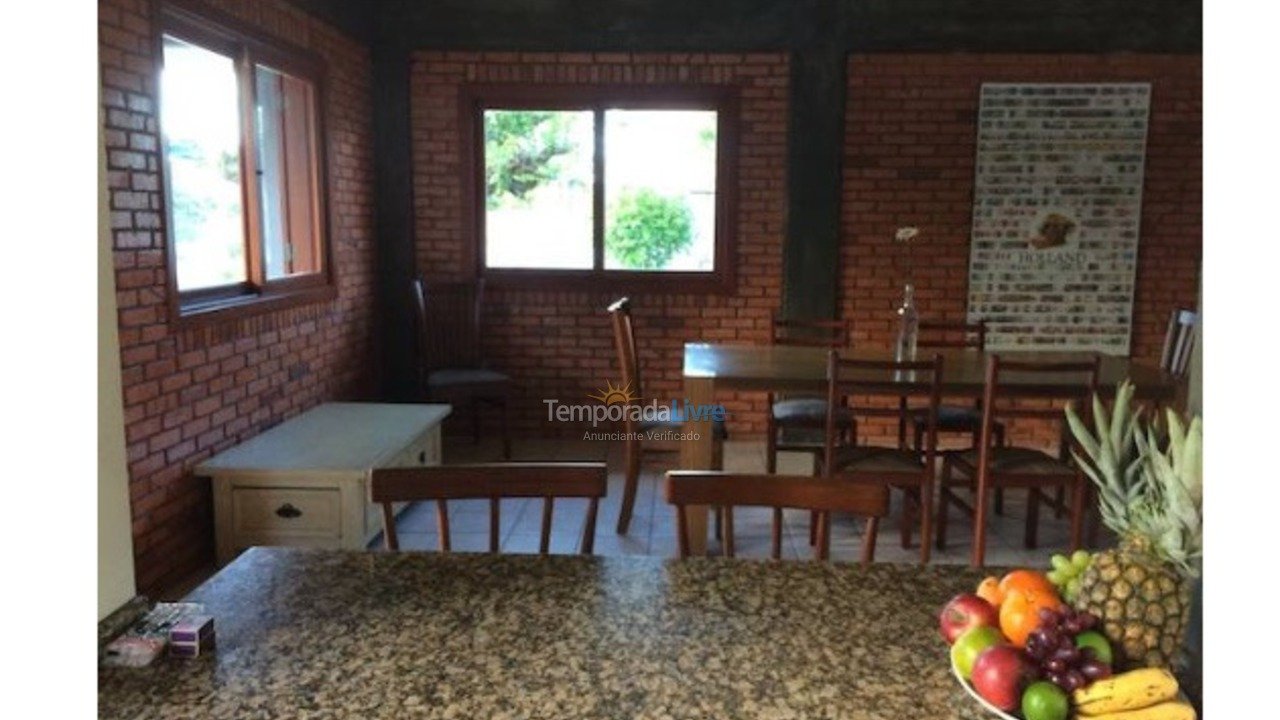 Casa para aluguel de temporada em Florianopolis (Daniela)