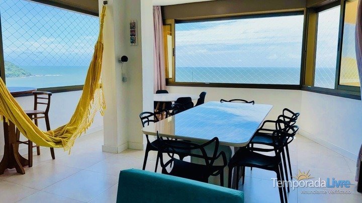 Apartamento para alugar em Balneário Camboriú para temporada - Praia  Central - FRENTE MAR! CENTRO; 4 QUARTOS; 4 BANHEIROS; 3 AR; 1 VAGA; 10  PESSOAS #69425 - Temporada Livre