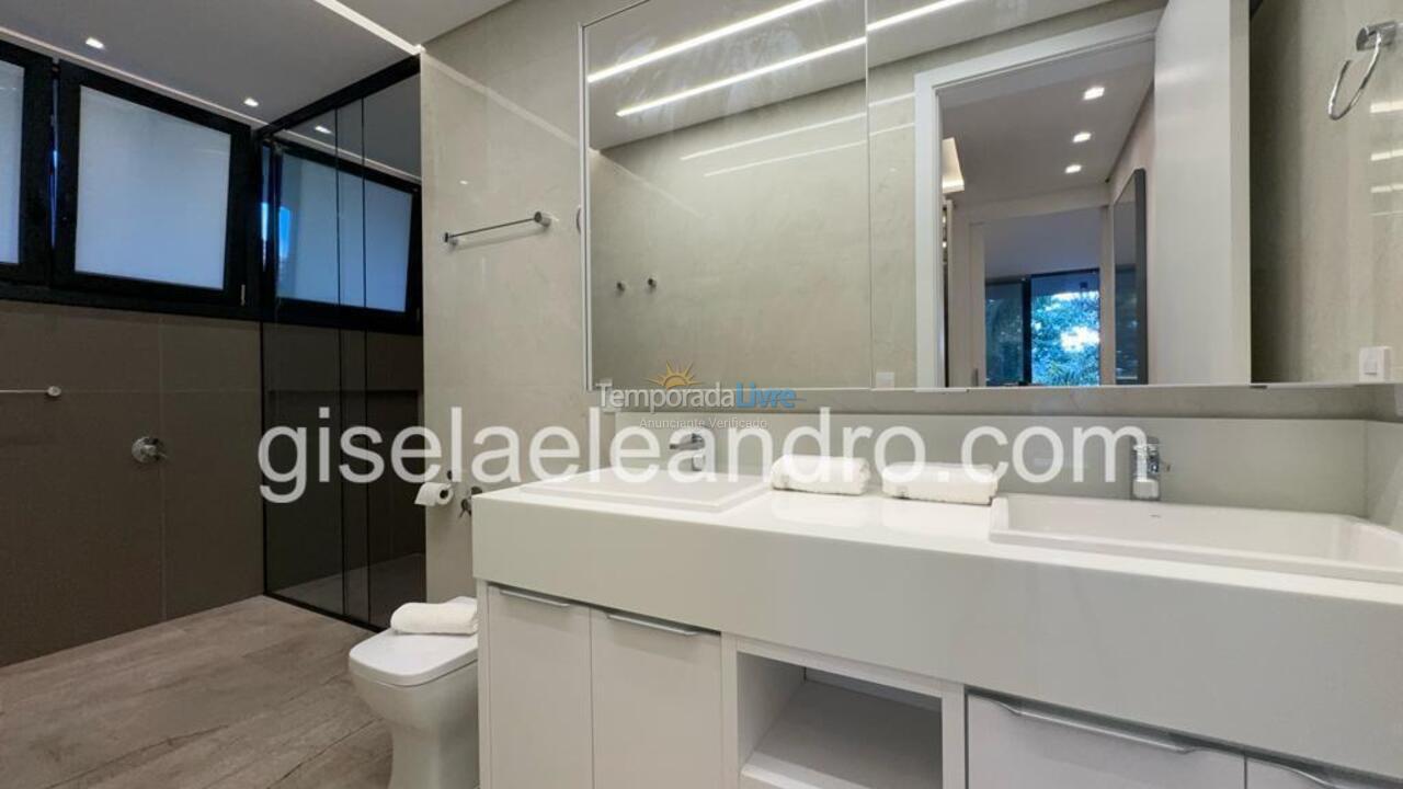 Casa para aluguel de temporada em Florianopolis (Jurerê Internacional)