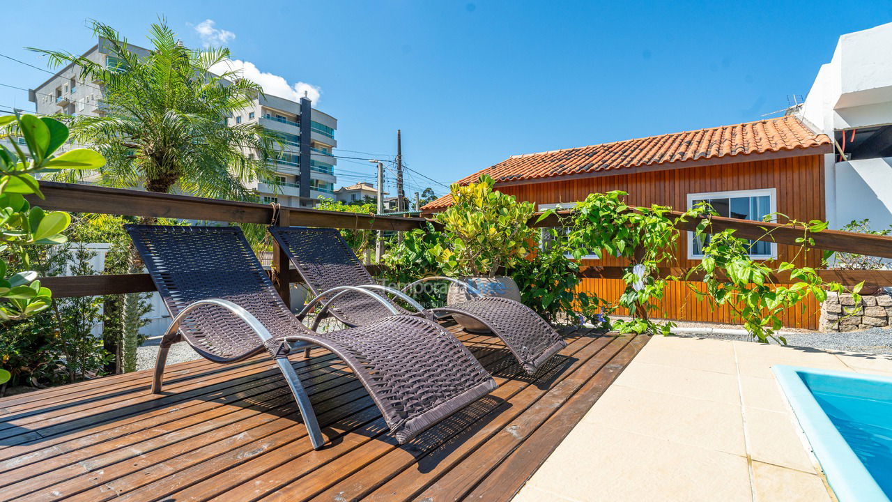 Casa para aluguel de temporada em Bombinhas (Praia de Bombas)