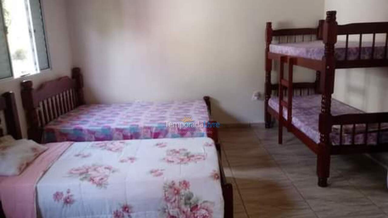 Casa para aluguel de temporada em Caraguatatuba (Massaguaçu)