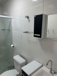 Comfortable 2 bedroom apartment with air Guaruja