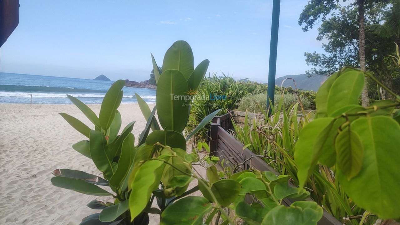 Casa para alquiler de vacaciones em São Sebastião (Camburizinho)