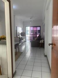 CHARMING APARTMENT IN A BUILDING IN FRONT OF MORRO BEACH IN GUARAPARI