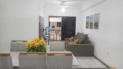 CHARMING APARTMENT IN A BUILDING IN FRONT OF MORRO BEACH IN GUARAPARI