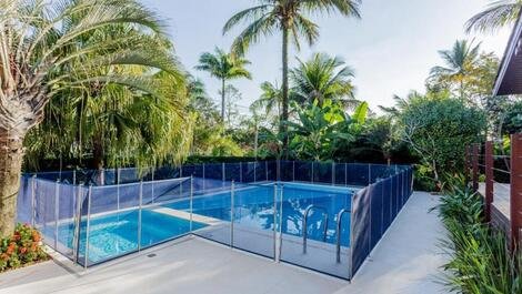 Baleia, club frente al mar, 5 habitaciones, piscina privada, cancha de tenis