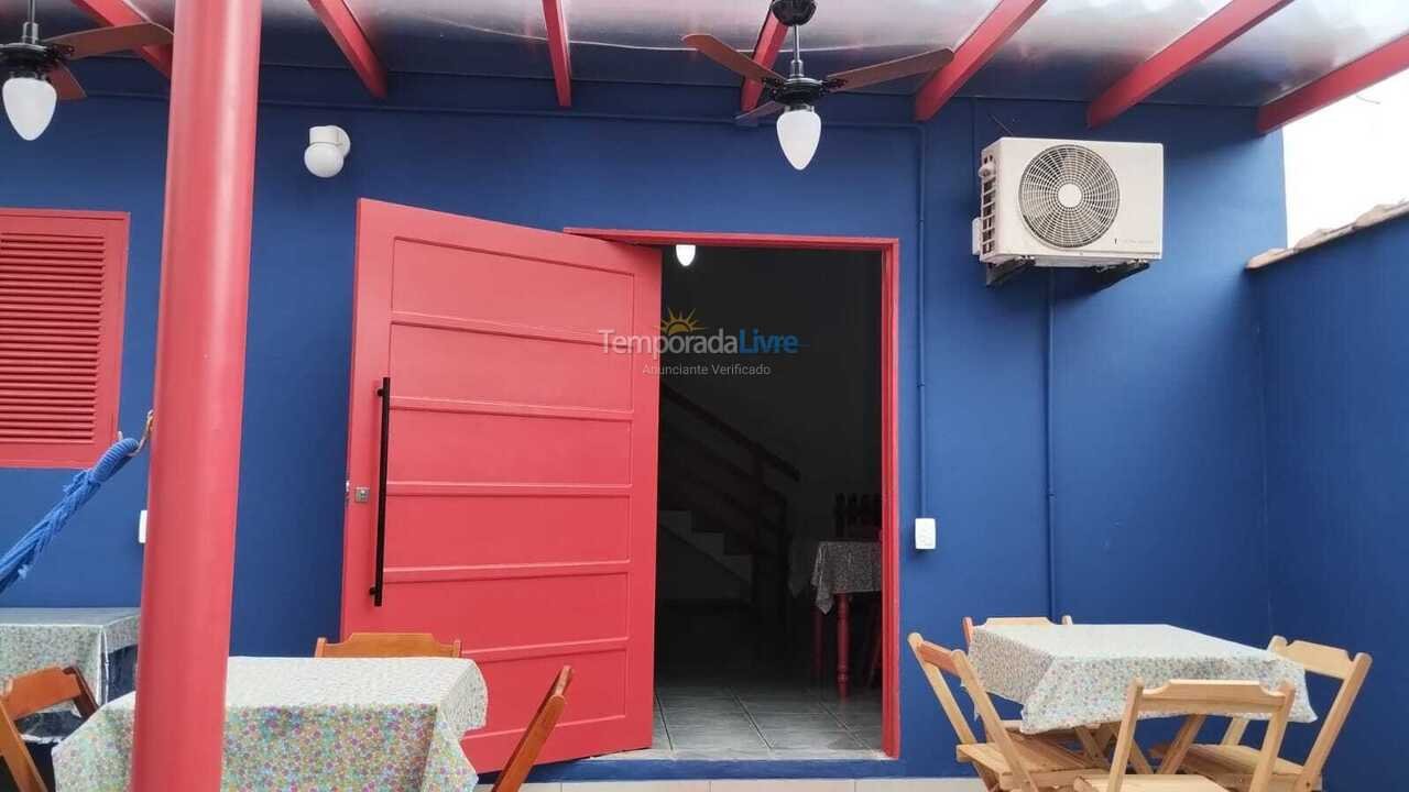 Casa para aluguel de temporada em Ubatuba (Enseada)