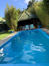 CASA MAR DE CRISTAL - LINDA CASA COM PISCINA E MUITA NATUREZA