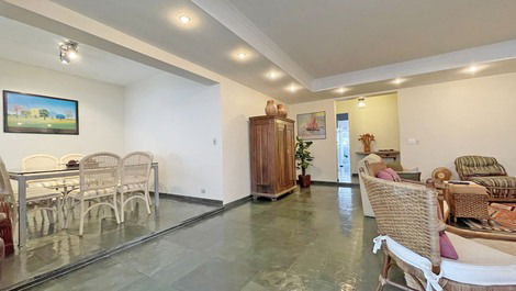 Apartment in Pitangueiras with 3 Suites, Air Conditioning and Wi-Fi