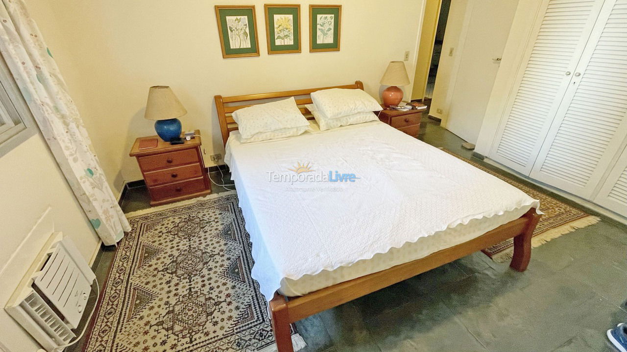 Apartment for vacation rental in Guarujá (Pitangueiras)