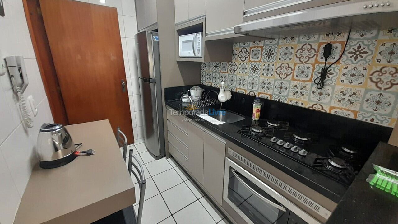 Apartamento para aluguel de temporada em Itapema (Meia Praia)