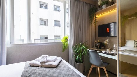Modern | Close to the Metro and Shopping | Pool