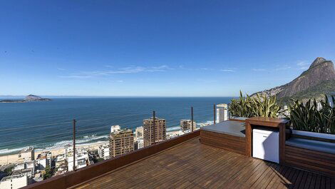 Rio004 - Luxury penthouse with pool in Leblon