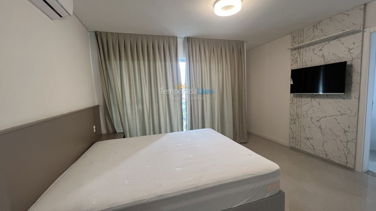 Apartamento para aluguel de temporada em Bombinhas (Canto Grande)