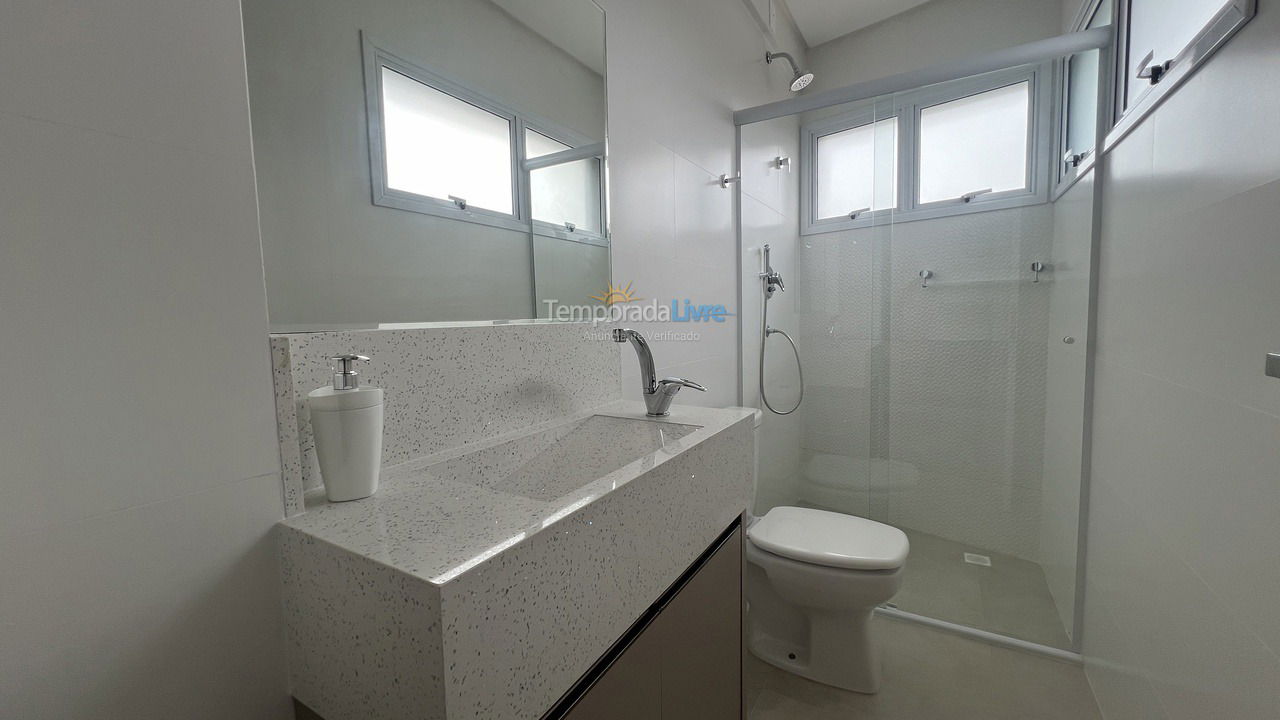 Apartamento para aluguel de temporada em Bombinhas (Canto Grande)