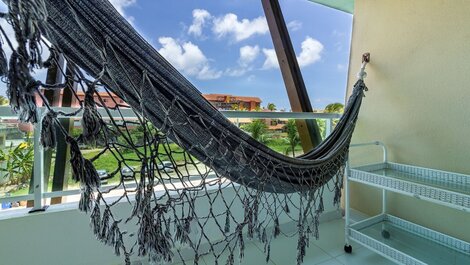 Fit pool view next to the sea by Carpediem